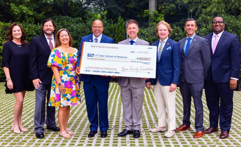 UT Tyler School of Medicine Receives $500,000 from Local Foundation
