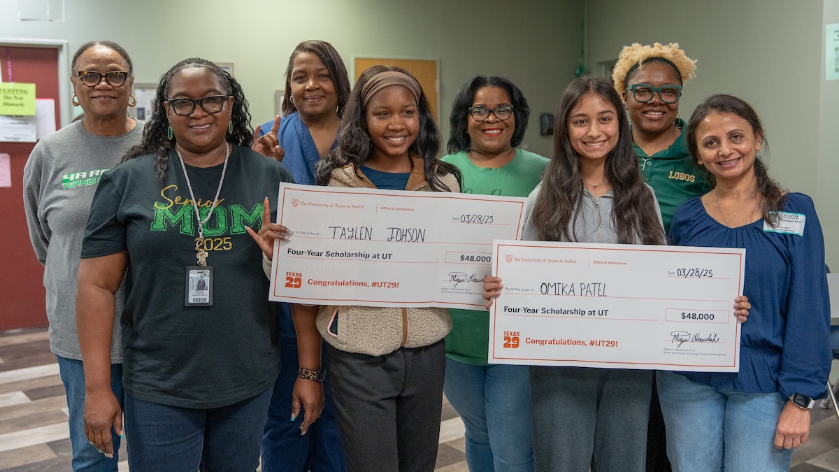 Two Longview High School seniors awarded scholarships