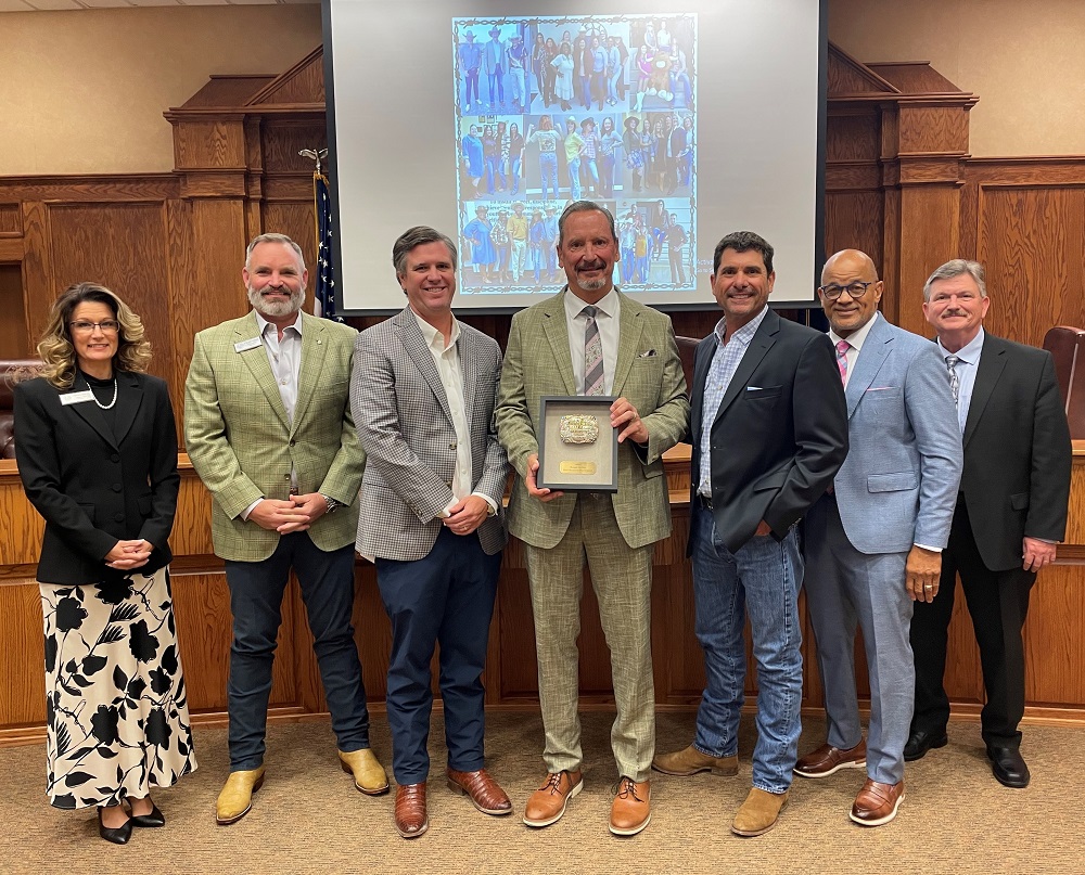 Smith County Receives Round Up Day Award from the East Texas State Fair