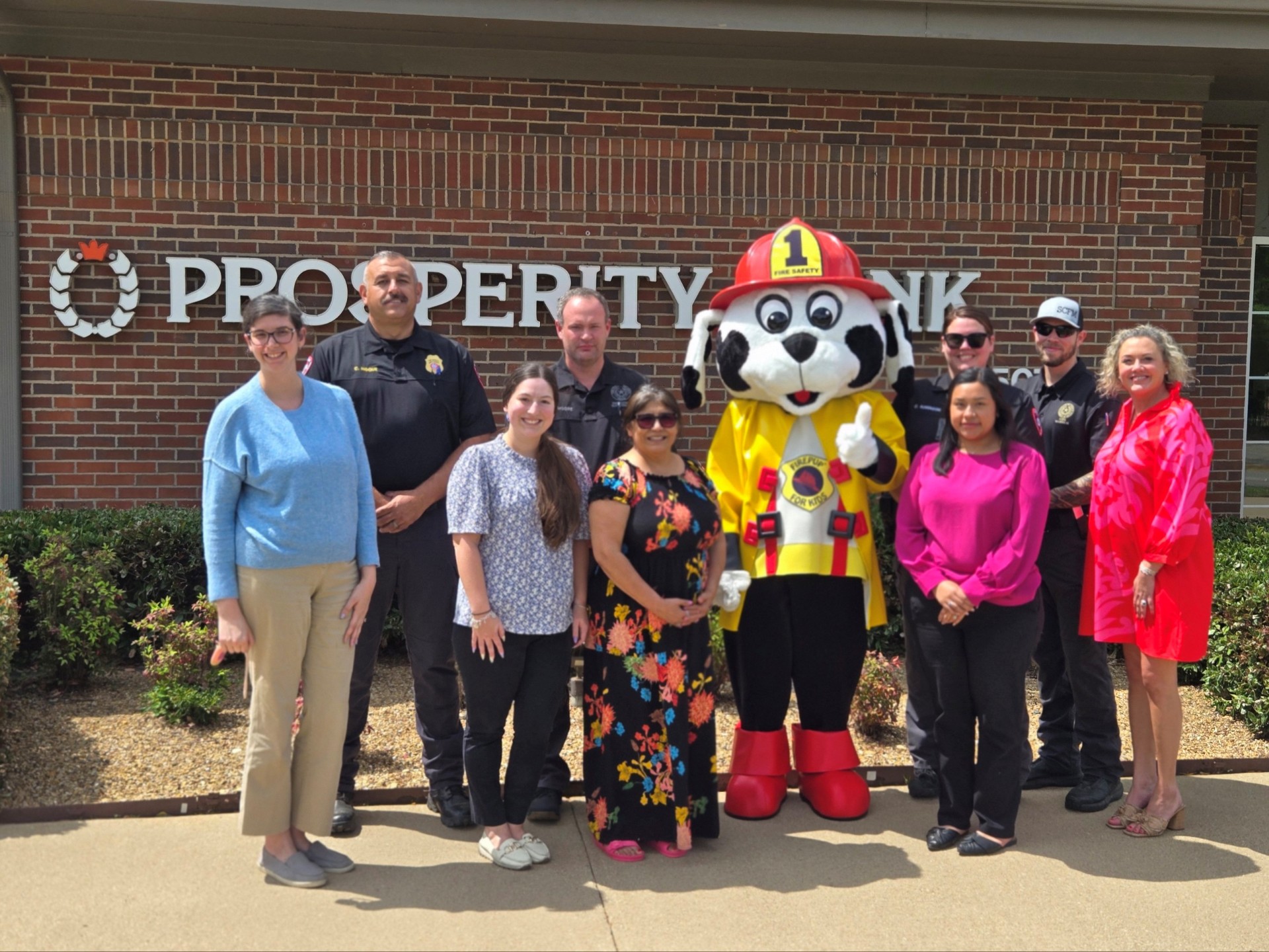 Smith County Fire Marshal receives donation from Tyler fire family 